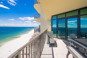 Condo, 3 Bedrooms | Property grounds