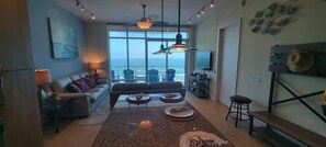 Appartement, 3 chambres | Coin séjour