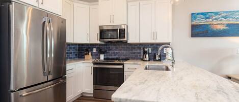 House, 3 Bedrooms | Private kitchen | Fridge, oven, coffee/tea maker