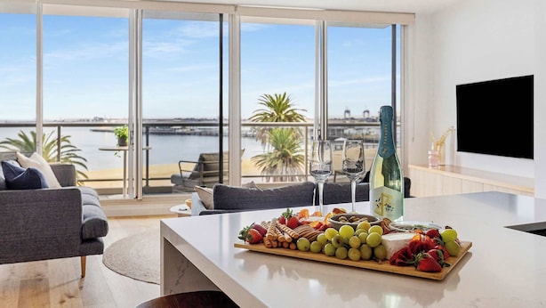 Interior - Beach Street Luxury | Beach & Bay Views (Port Melbourne)