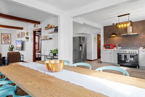 Micro-ondes, four, plaque de cuisson, lave-vaisselle