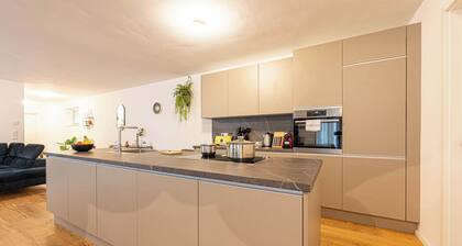 Lit Living: Luxury Neubau - Perfekt für Gruppen