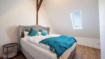 4 Schlafzimmer, Schreibtisch, Bügeleisen/Bügelbrett, WLAN