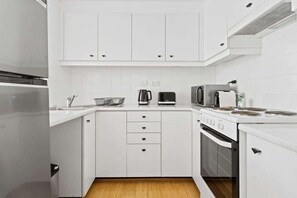 Fridge, microwave, oven, stovetop