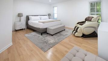 4 bedrooms, desk, iron/ironing board, travel crib