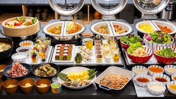 Daily buffet breakfast for a fee