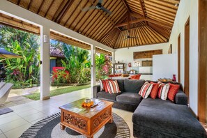 TV, books - Romantica Villa with Private Pool (Ubud)