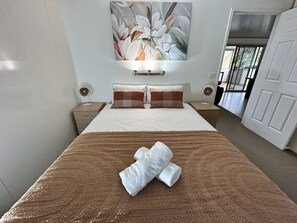 Deluxe Cabin, 3 Bedrooms, Sea View, Beachfront | Premium bedding - Wilsons Prom Holiday Park (Yanakie)