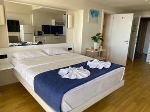 1 dormitorio, tabla de planchar con plancha, wifi gratis y ropa de cama