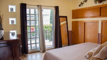 2 bedrooms, desk, iron/ironing board, free WiFi