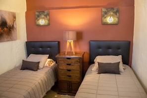 2 Schlafzimmer, Schreibtisch, Bügeleisen/Bügelbrett, kostenloses WLAN