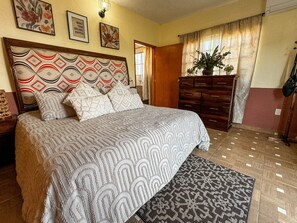 2 bedrooms, desk, iron/ironing board, free WiFi - COZY-CHARMING-WELL LOCATED (Cuernavaca)