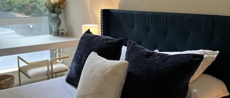 1 bedroom, desk, iron/ironing board, WiFi