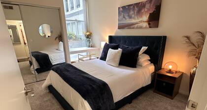 Lush 1 bd Koreatown w/ FREE parking & In-Unit laundry