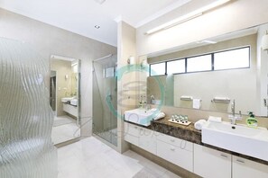 Bathroom - ZENLUX INFINITY - 4BR with Private Pool (Bayview)