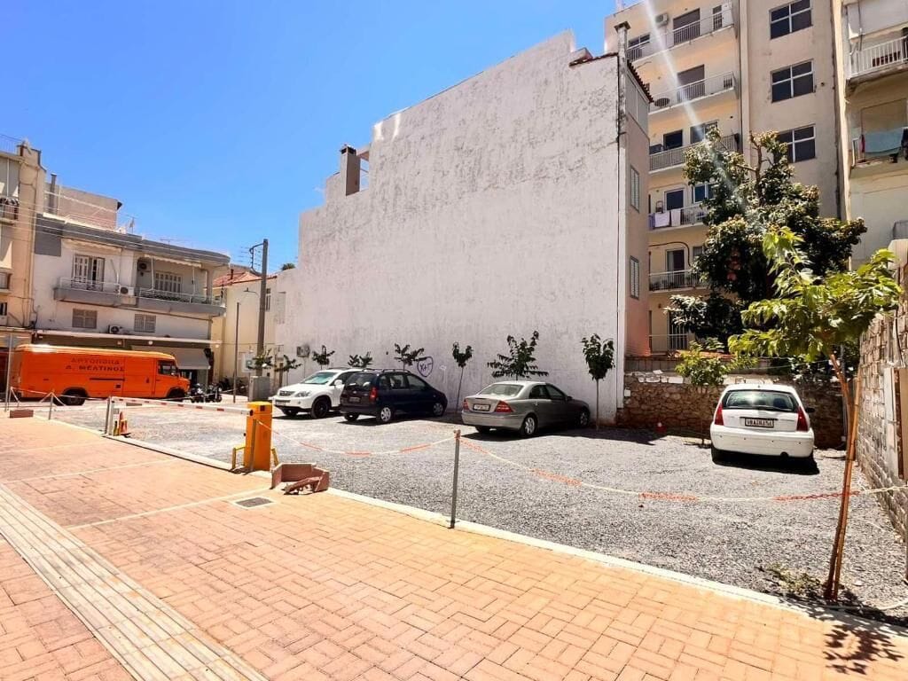 ต้องเดินทางด้วยรถยนต์