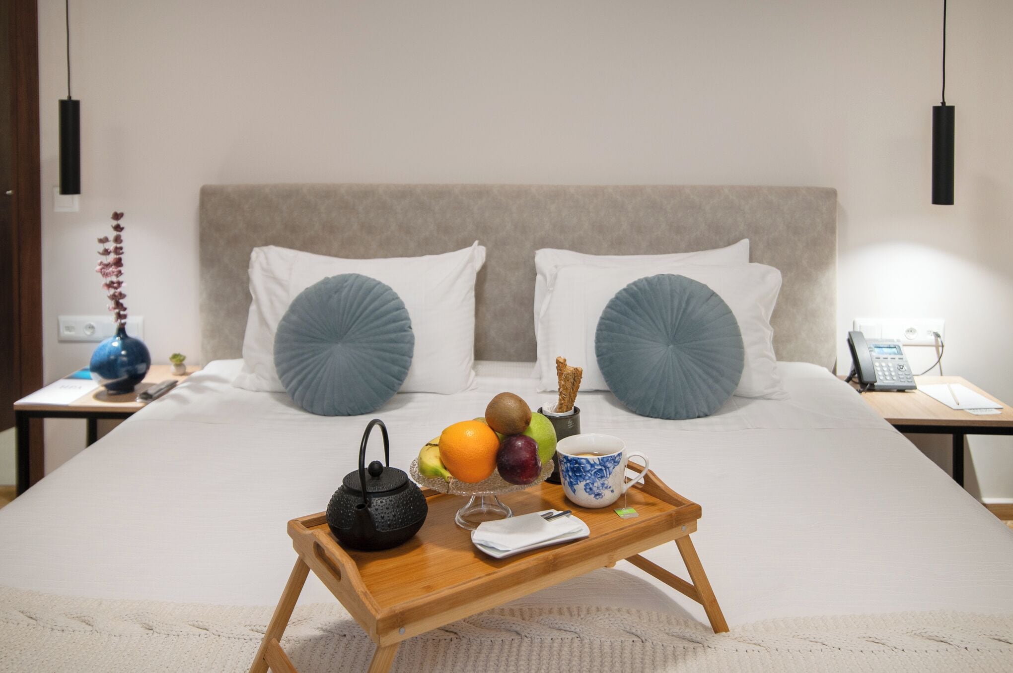 Literie hypoallergénique, minibar, coffres-forts dans les chambres