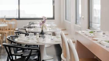 Desayuno buffet incluido todos los días