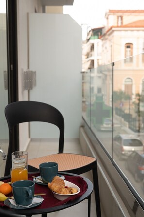 Family Room | Street view - IRA-HPA Hotel (Kalamata)