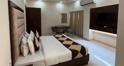 HOTEL PARK ROYAL