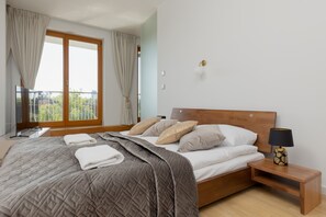 Leilighet, 1 soverom, balkong | 1 soverom, barnesenger og sengetøy