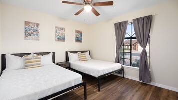 4 bedrooms, desk, iron/ironing board, free WiFi