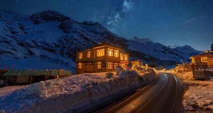 Moustache Koksar Luxuria