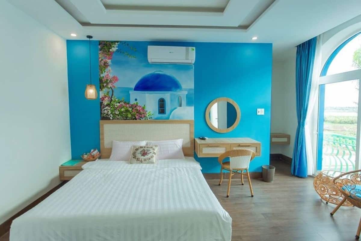 Basic Double Room | In-room safe, blackout drapes, WiFi (free)