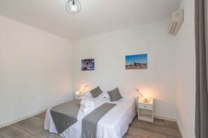 4 quartos, Wi-Fi de cortesia, roupa de cama