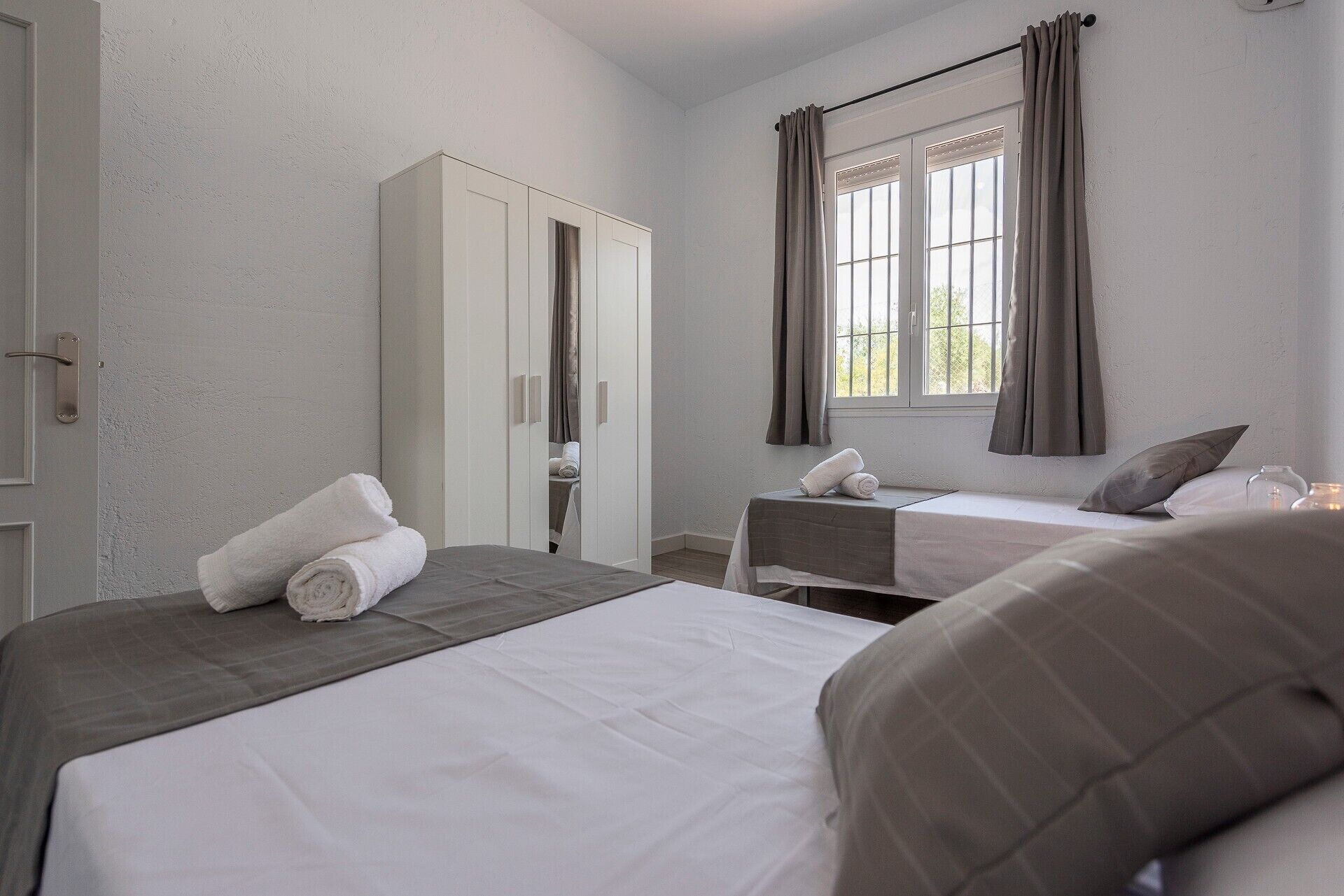 4 habitaciones, wifi gratis y ropa de cama 