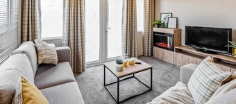 Silver 3 Bedroom Caravan (Slps 8)