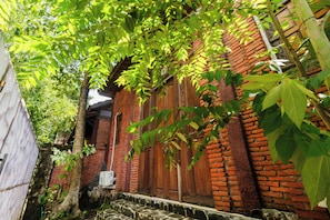 Front of property - Djawata resort & gallery  (Bangunjiwo)