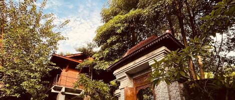 Bagian depan properti