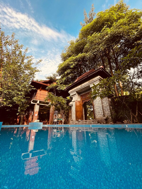 Mặt tiền nơi lưu trú