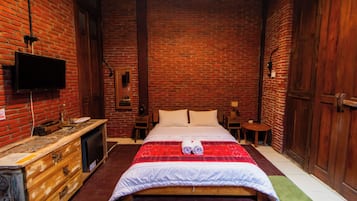 Junior Room | 1 bedroom, blackout curtains, soundproofing, iron/ironing board