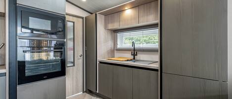 Fridge, oven, stovetop, toaster
