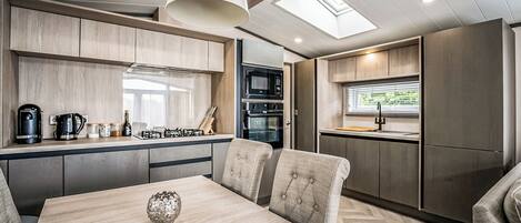 Fridge, oven, stovetop, toaster