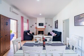 Dining - Holiday Home "Casa Rural Rafael" with Private Pool, Private Terraces & Wi-Fi (Lantejuela)
