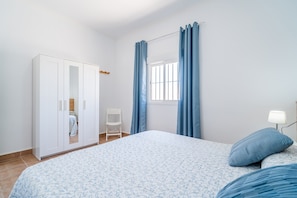 4 bedrooms, free WiFi, bed sheets