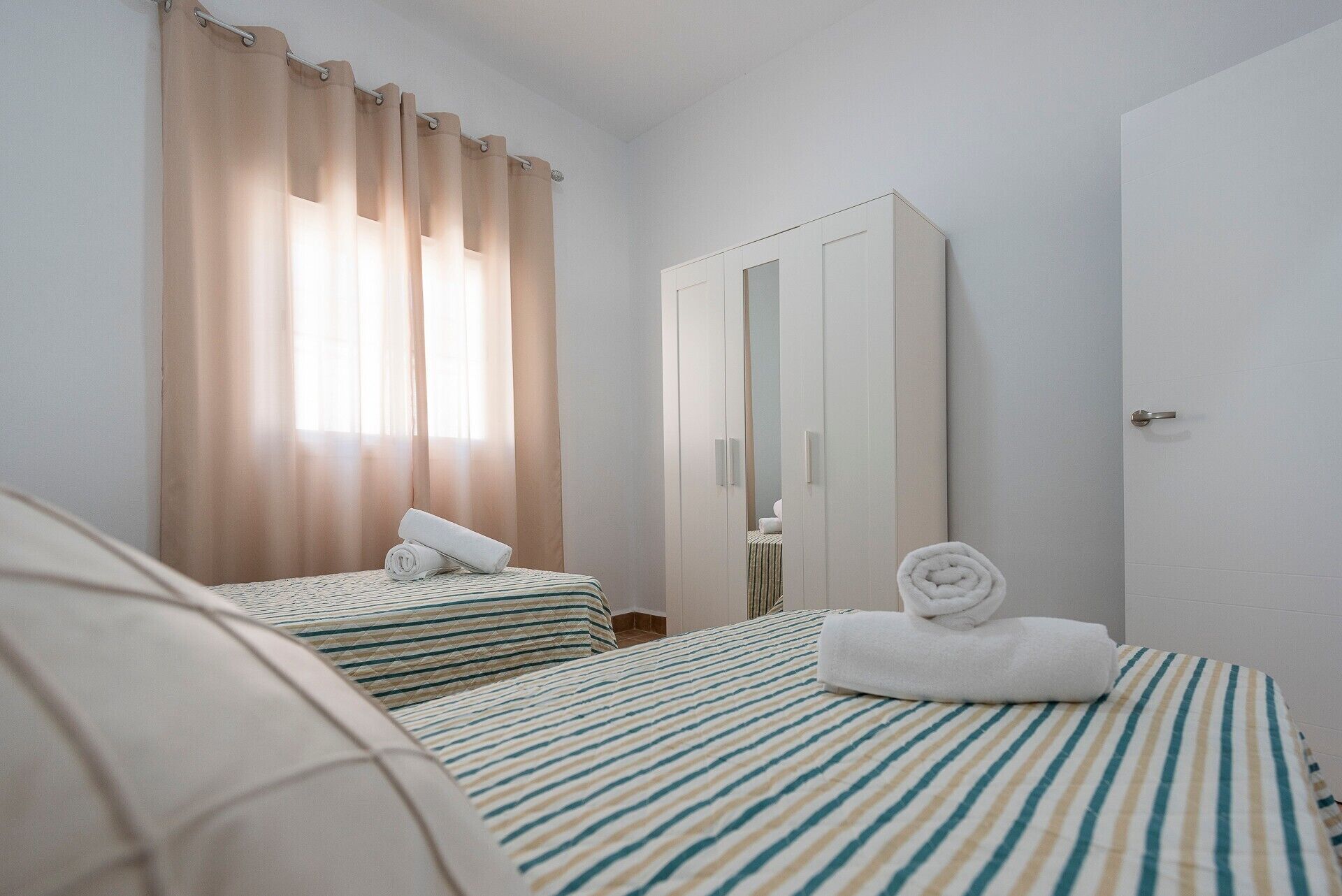 4 bedrooms, free WiFi, bed sheets