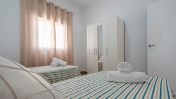 4 bedrooms, free WiFi, bed sheets