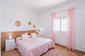 4 bedrooms, free WiFi, bed sheets
