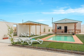 Pool - Holiday Home "Casa Rural Maria" with Private Pool, Private Terraces & Wi-Fi (Lantejuela)