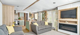 Diamond Caravan 3 Sleeps 6 (No Pet)