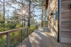 Terrace/patio - Riverfront Dream - 6 bedrooms - 5 bathrooms (Pacific City)