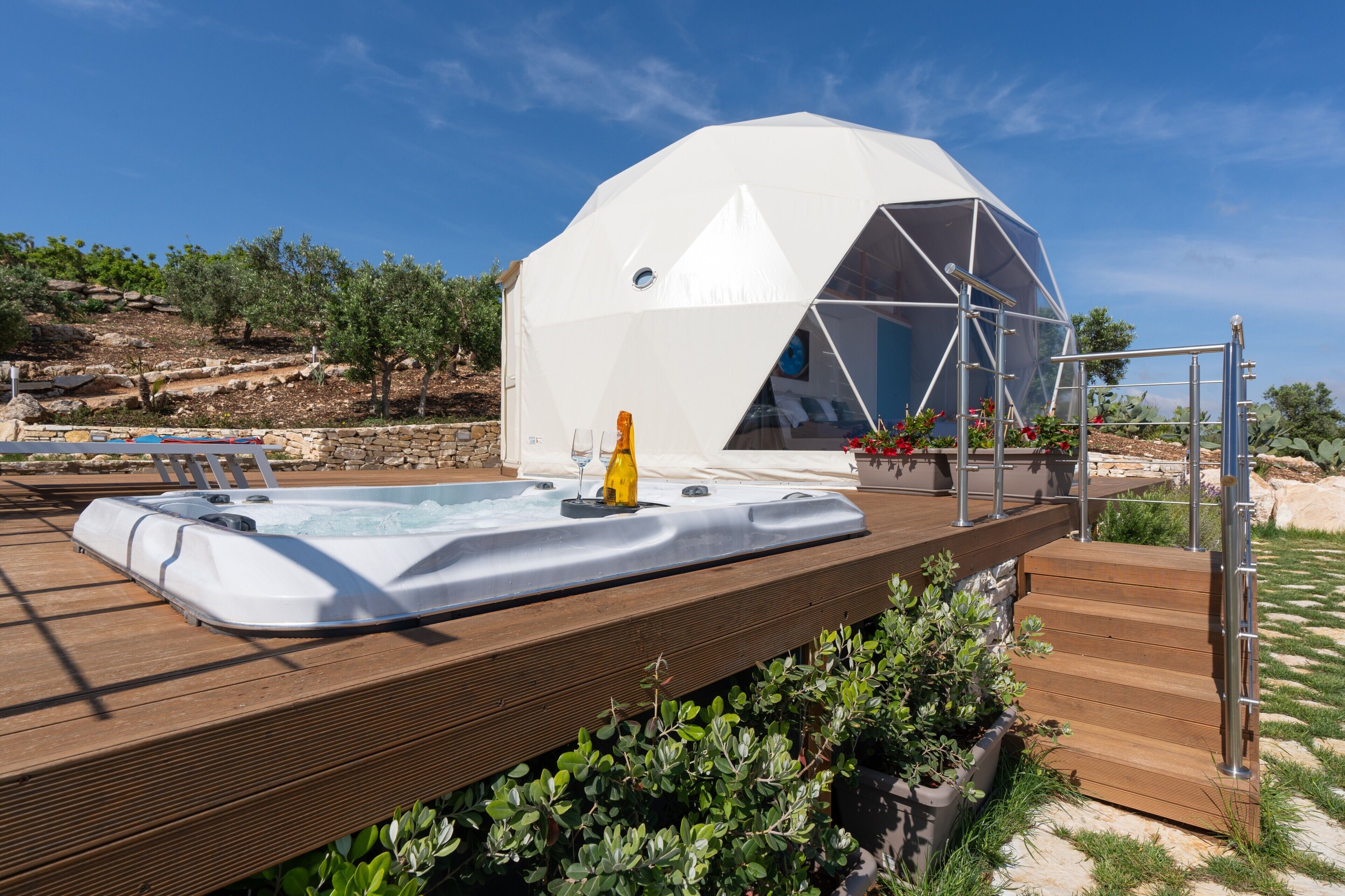 Bain à remous extérieur