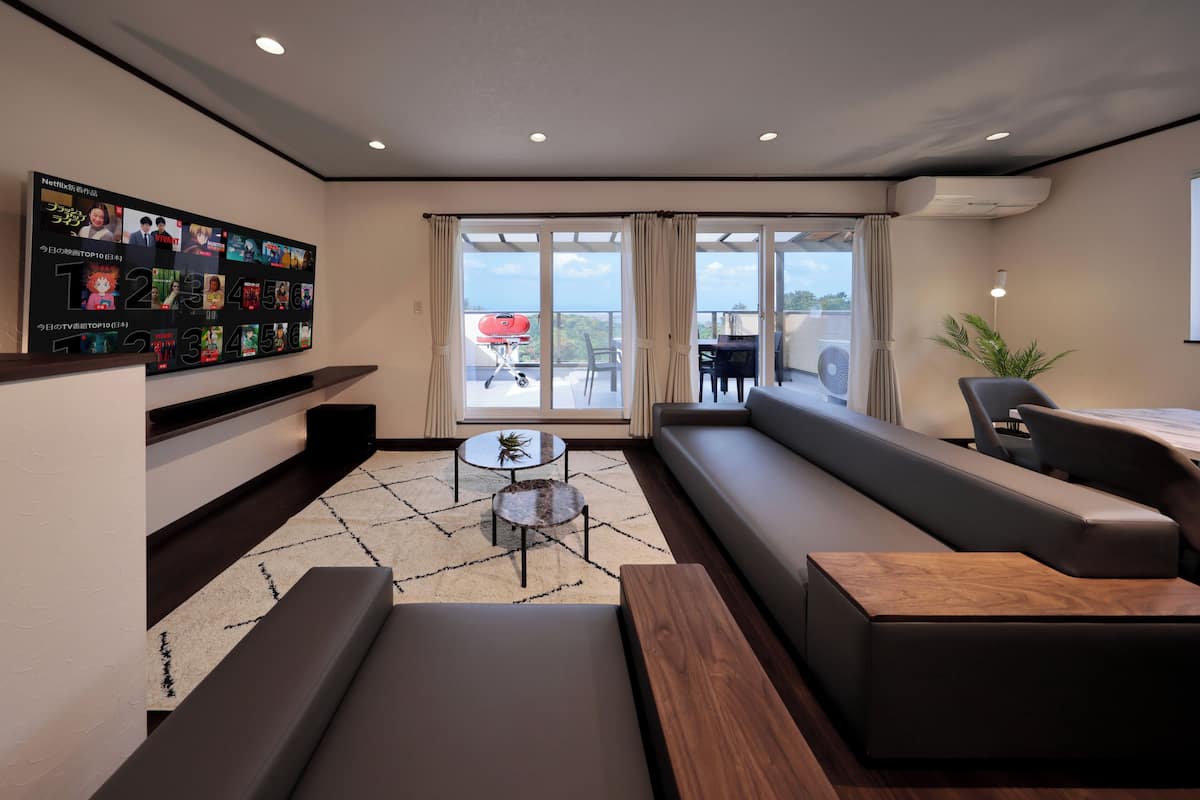 Yousen(Room Only) Non smoking | Living area | Flat-screen TV