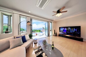 Biệt thự, không hút thuốc (SLG, Room Only) | Khu phòng khách | TV màn hình phẳng 