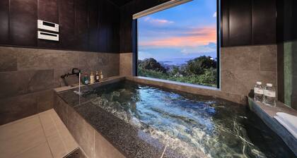 Crystal Besso Shirahama