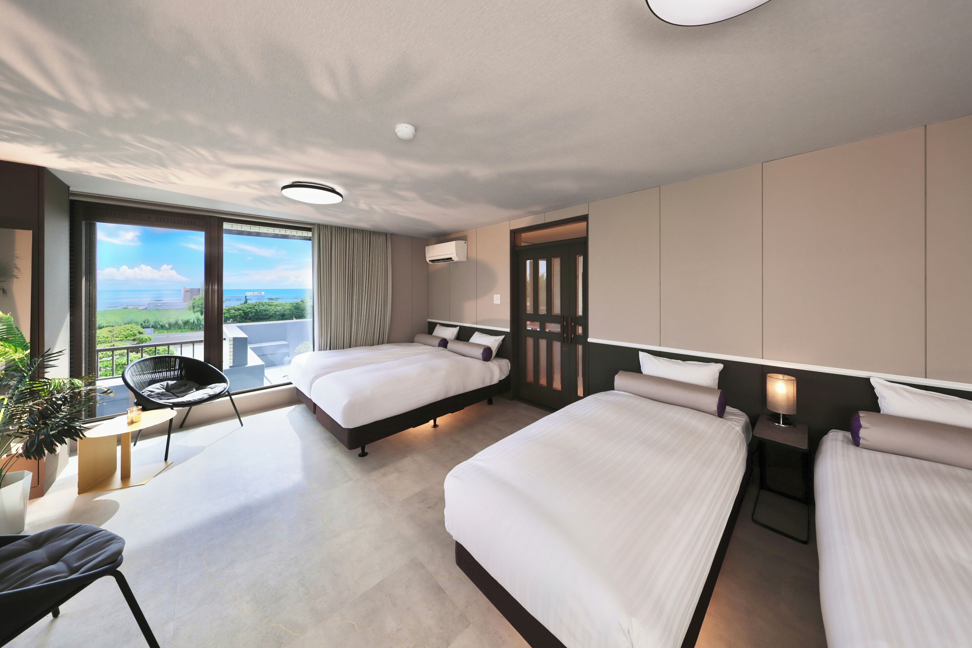 Individually decorated, individually furnished, desk, soundproofing